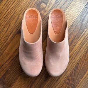 BRYR Bean Monochrome Clogs in Terra Cotta